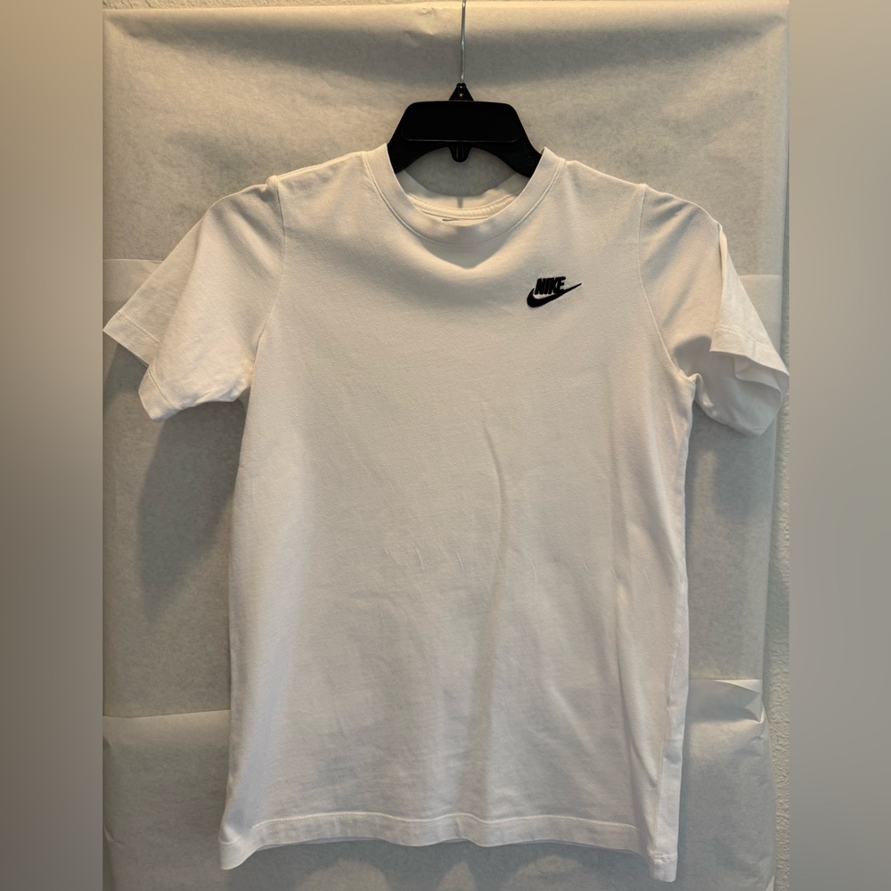 Nike Boy’s White T-Shirt, Size XL
